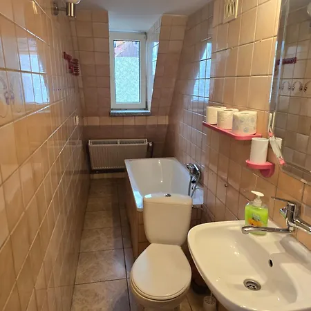 منزل للإقامة Blisko Kolejki Ubb De - Parking - 10min Do Plazy سفينويتشي